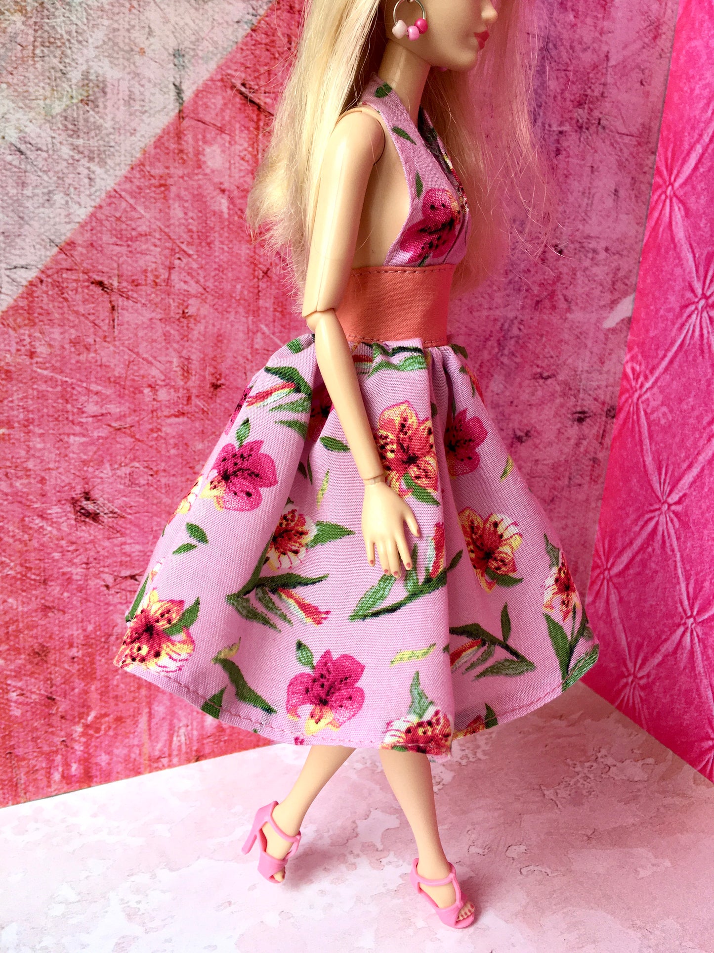 BQ-TAYVI – Flower Halter Dress with Full Skirt for 11.5" 1/6 Scale Fashion Dolls - www.bouutique.com