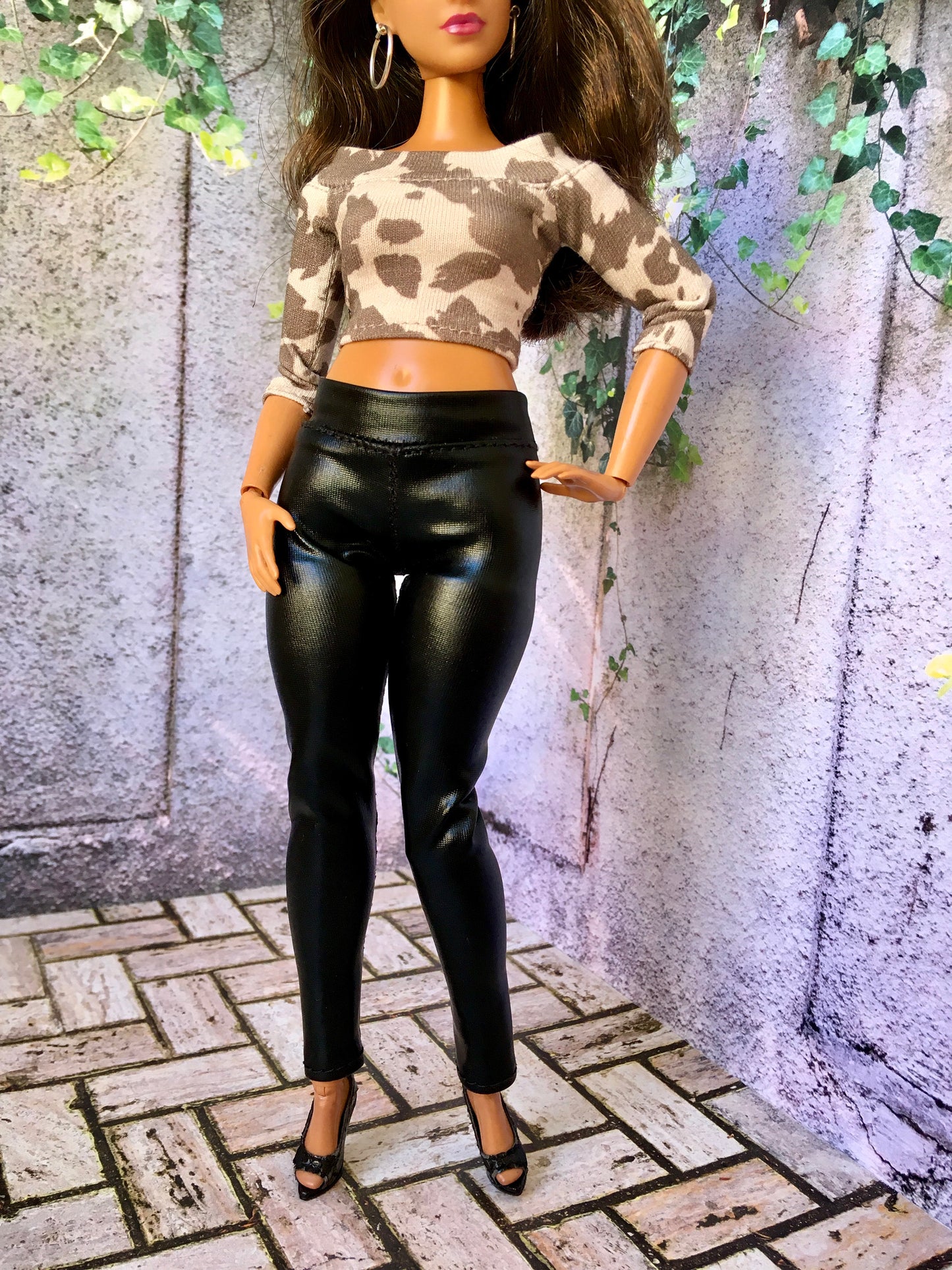 BQ-VIPER – Faux Leather Leggings for 11" 1/6 Scale Curvy Fashion Dolls - www.bouutique.com