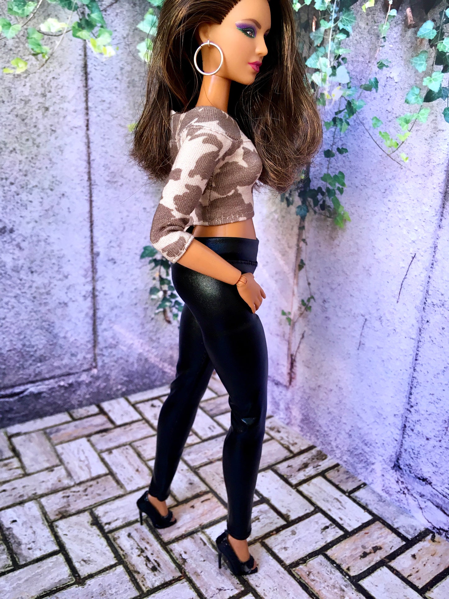 BQ-VIPER – Faux Leather Leggings for 11" 1/6 Scale Curvy Fashion Dolls - www.bouutique.com
