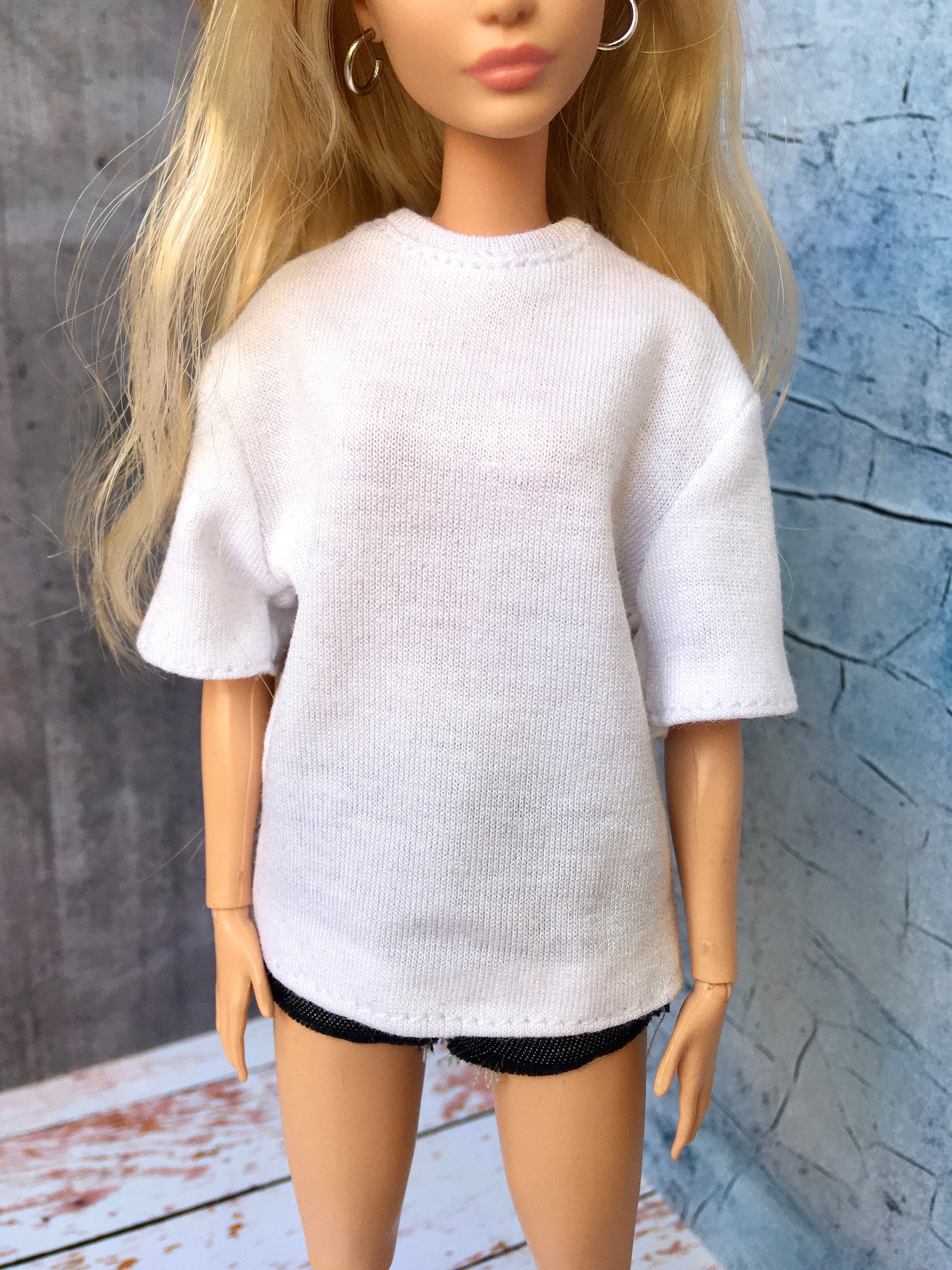 FLOWY LITE – Oversized Crew-Neck T-shirt for Dolls (11.5") - www.bouutique.com