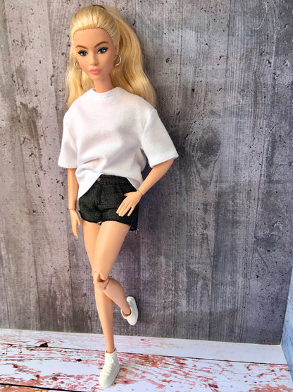 FLOWY LITE – Oversized Crew-Neck T-shirt for Dolls (11.5") - www.bouutique.com