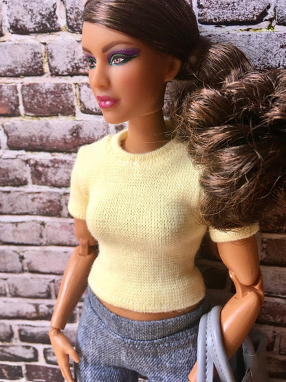 Staple Strong T-Shirt for Curvy Doll, 1/6-Scale - Bouutique.com