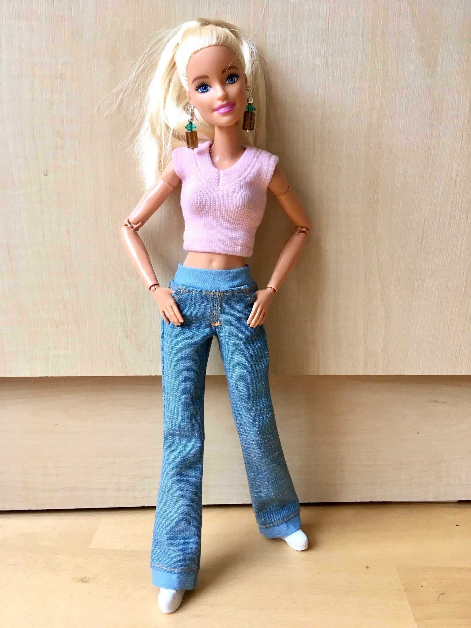 Sleek V-Neck Crop Top for Doll 1/6-scale, 11.5 Inch, many colors - Bouutique.com