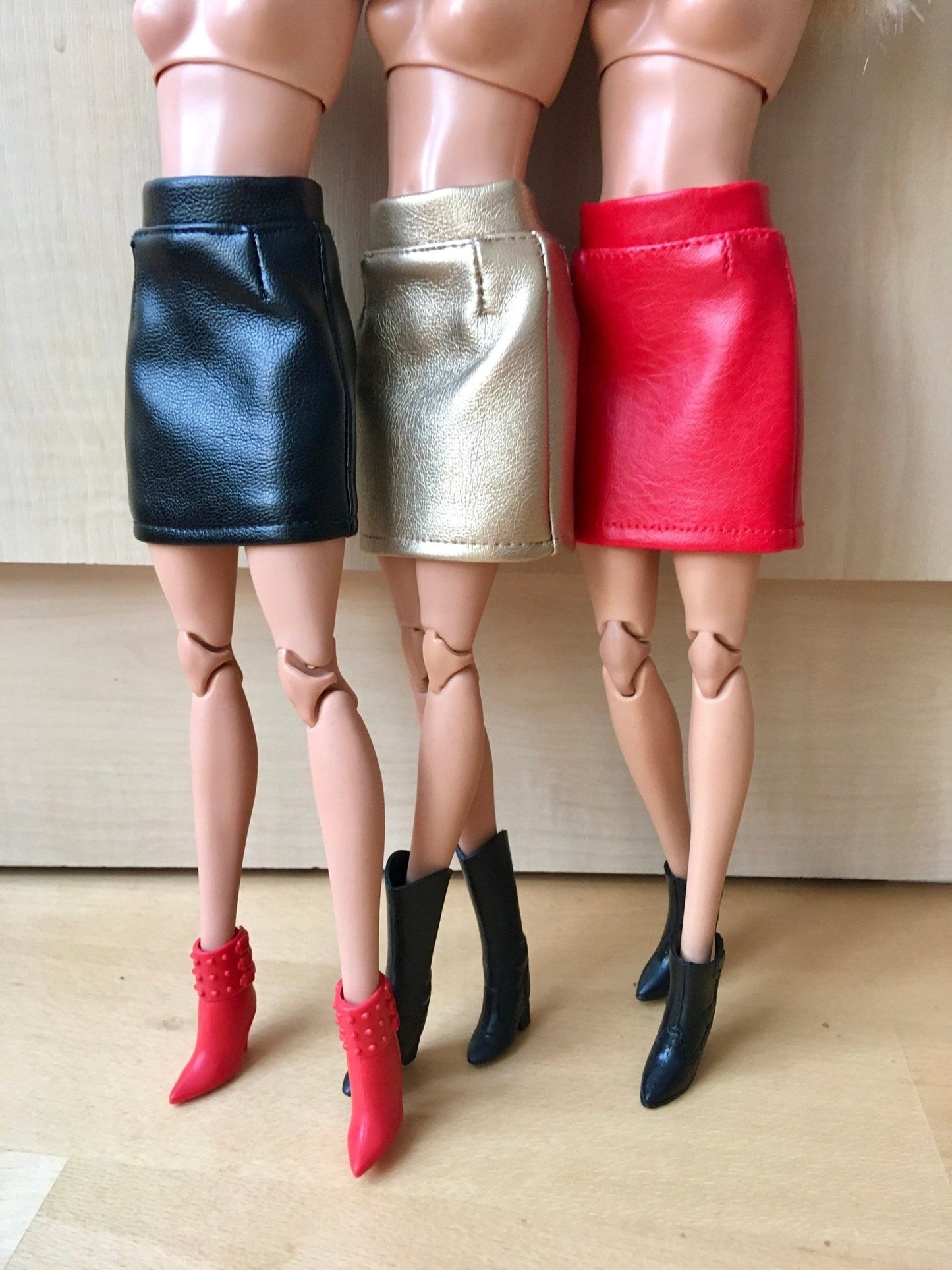 Raven Faux Leather Pencil Skirt for Doll 1/6-scale, 11.5 Inch, 3 colors - Bouutique.com