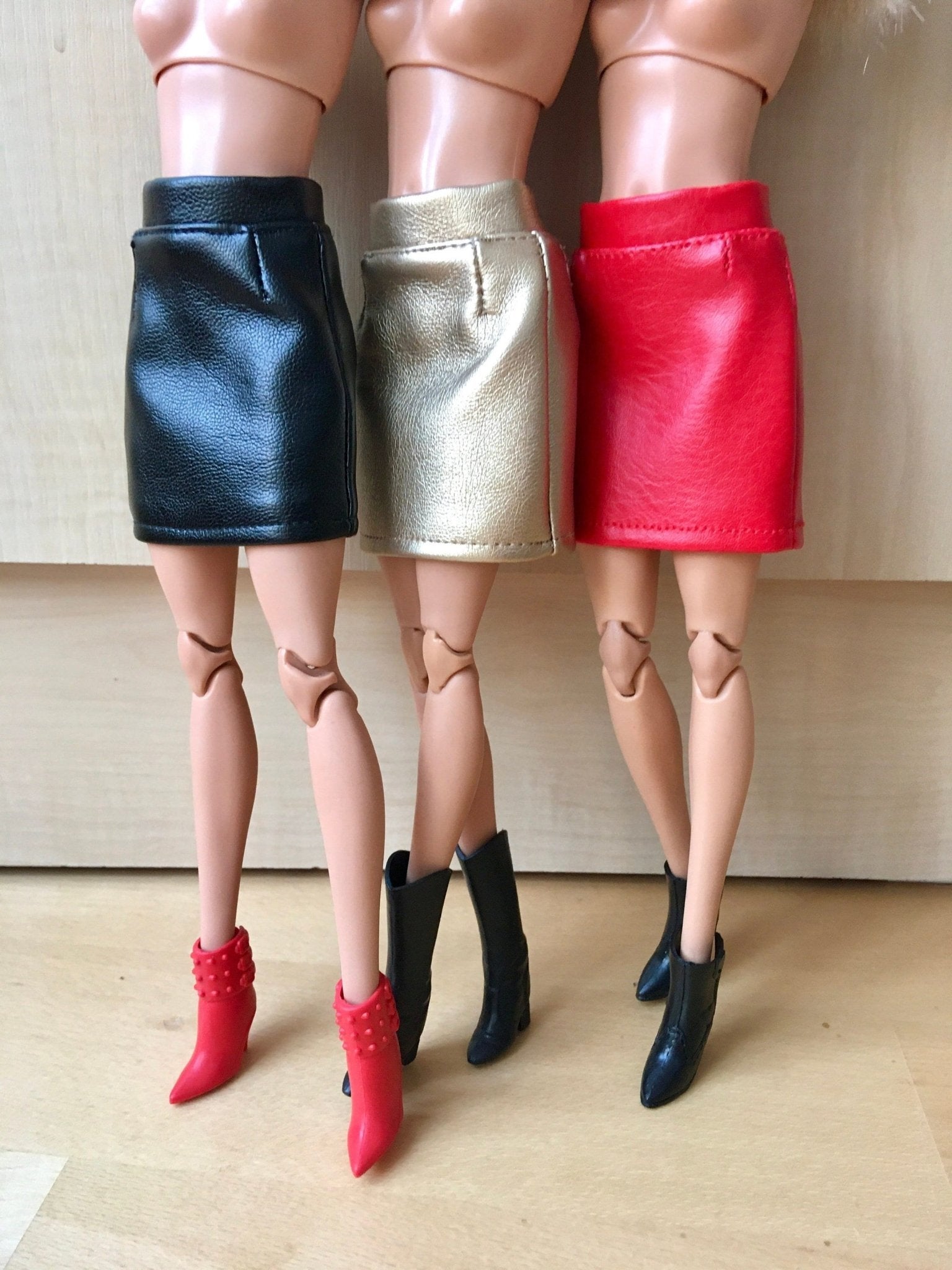 Raven Faux Leather Pencil Skirt for Doll 1/6-scale, 11.5 Inch, 3 colors - Bouutique.com