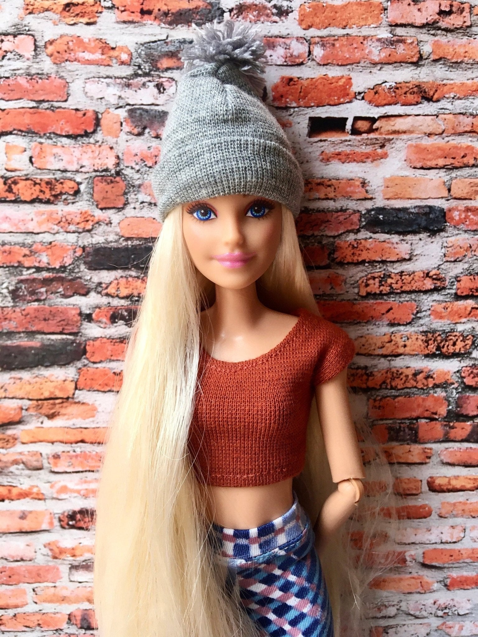 Chill Pom Pom Beanie Cap for Dolls 1/6-scale, Poppy Parker, NuFace, many colors - Bouutique.com