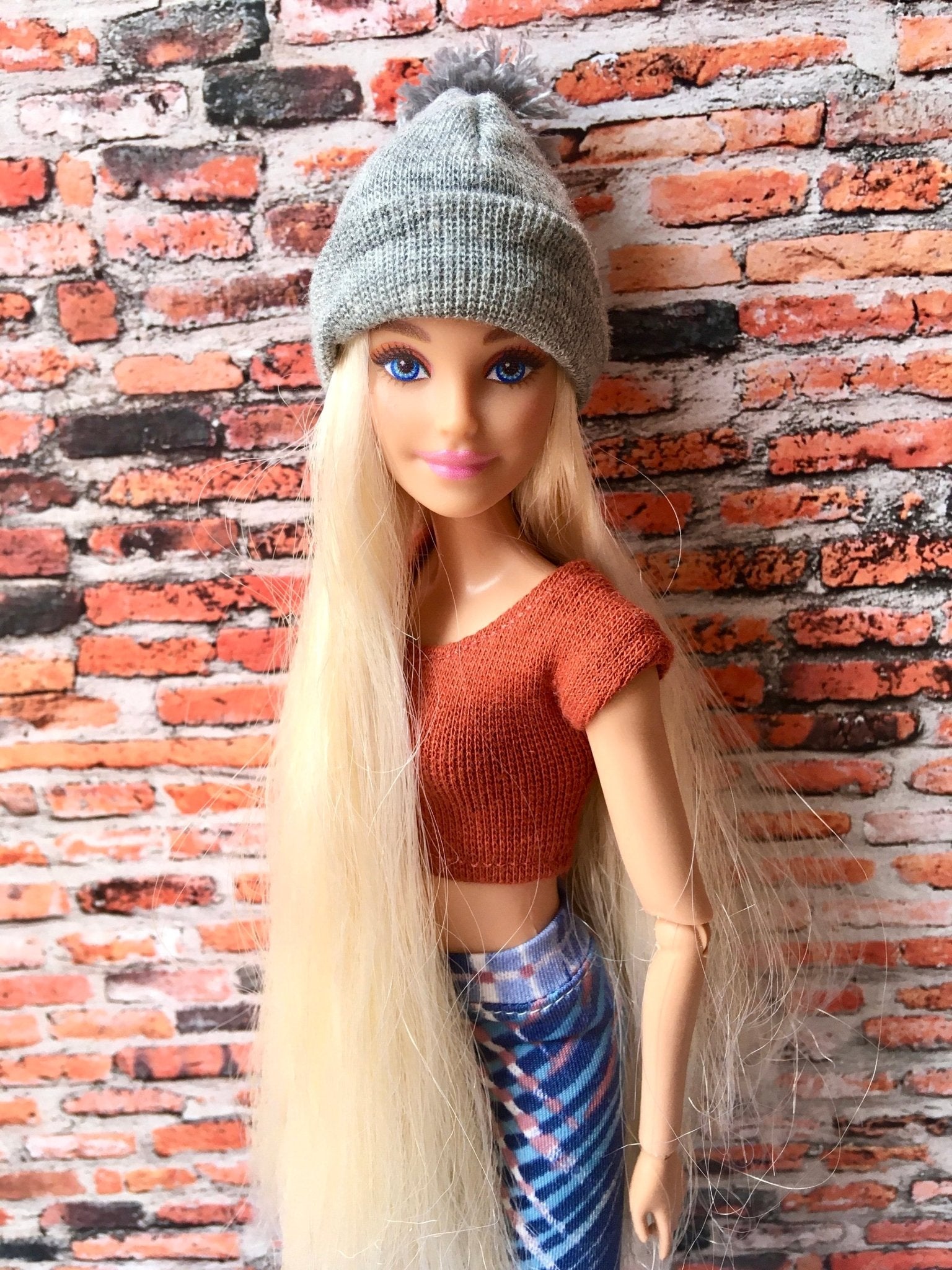 Chill Pom Pom Beanie Cap for Dolls 1/6-scale, Poppy Parker, NuFace, many colors - Bouutique.com