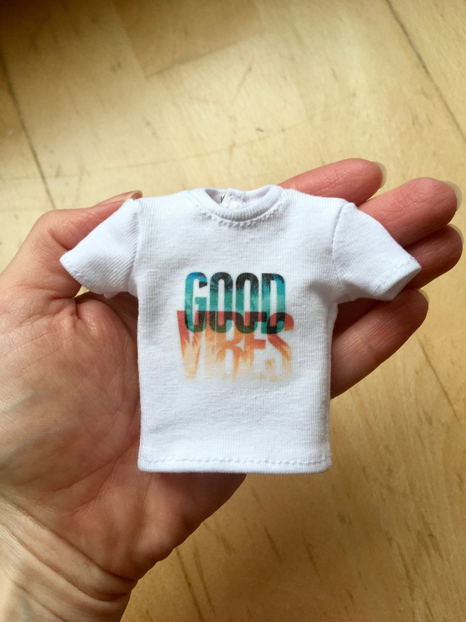 Vital Print T-shirt "good vibes" Design for Doll 1/6-scale, 11.5 Inch - Bouutique.com